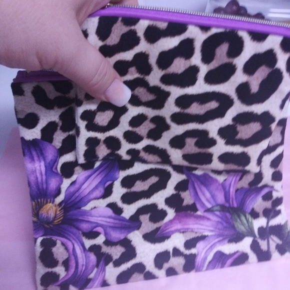 5pc. Estee Lauder beauty bundle - Picture 6 of 8